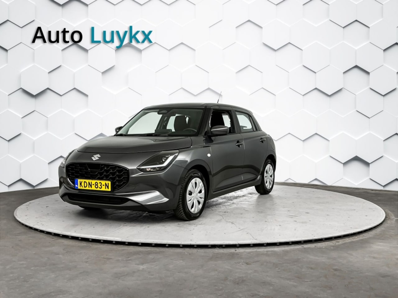 Suzuki Swift - 1.2 Comfort Smart Hybrid | Navigatie | Adaptieve Cruise Control | Allseason Banden - AutoWereld.nl