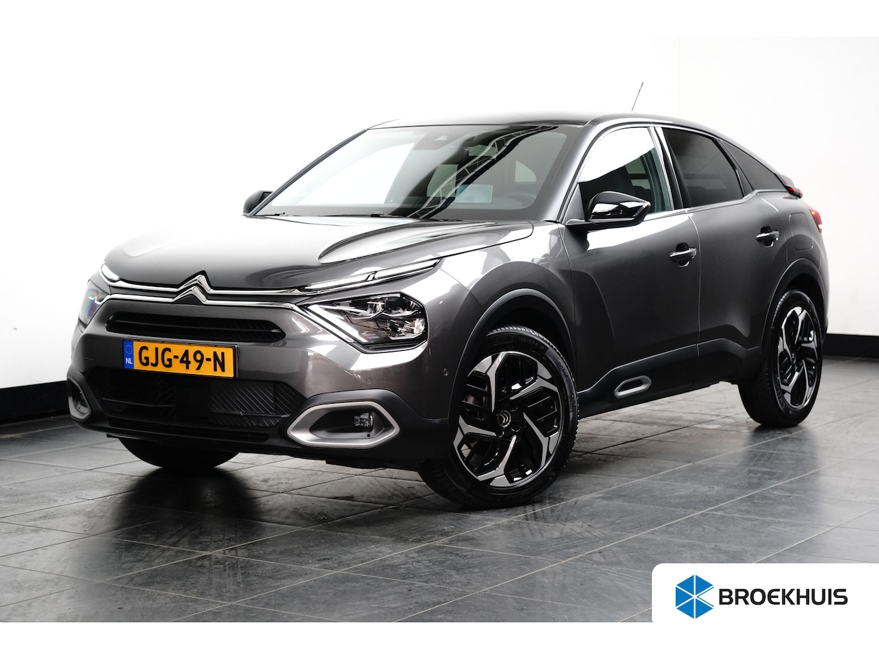 Citroën C4 - 1.2 Puretech Shine | Navigatie | Achteruitrijcamera | Climate Control | Cruise Control | H - AutoWereld.nl