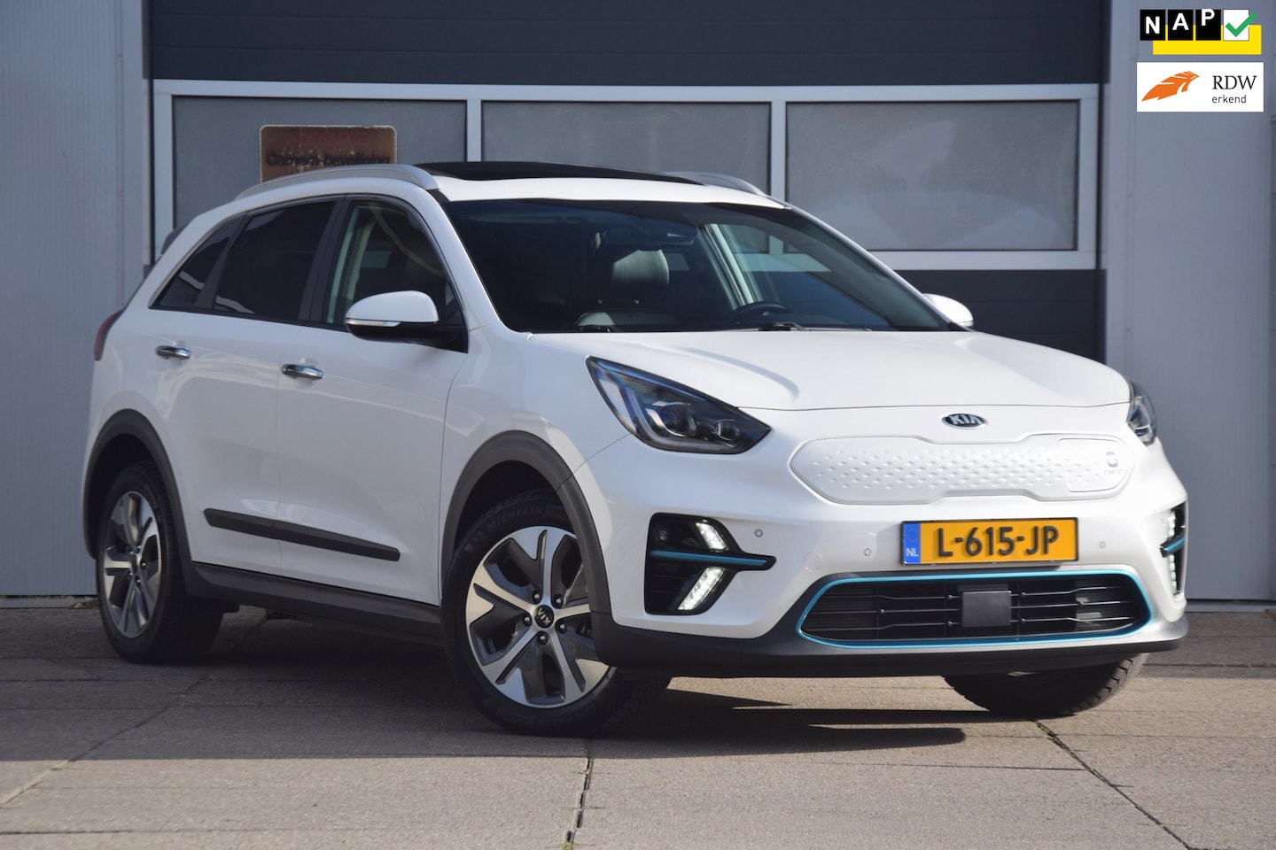 Kia e-Niro - DynamicPlusLine 39 kWh SOH 100%/OPENDAK/STOELVERWARMING/CAMERA - AutoWereld.nl