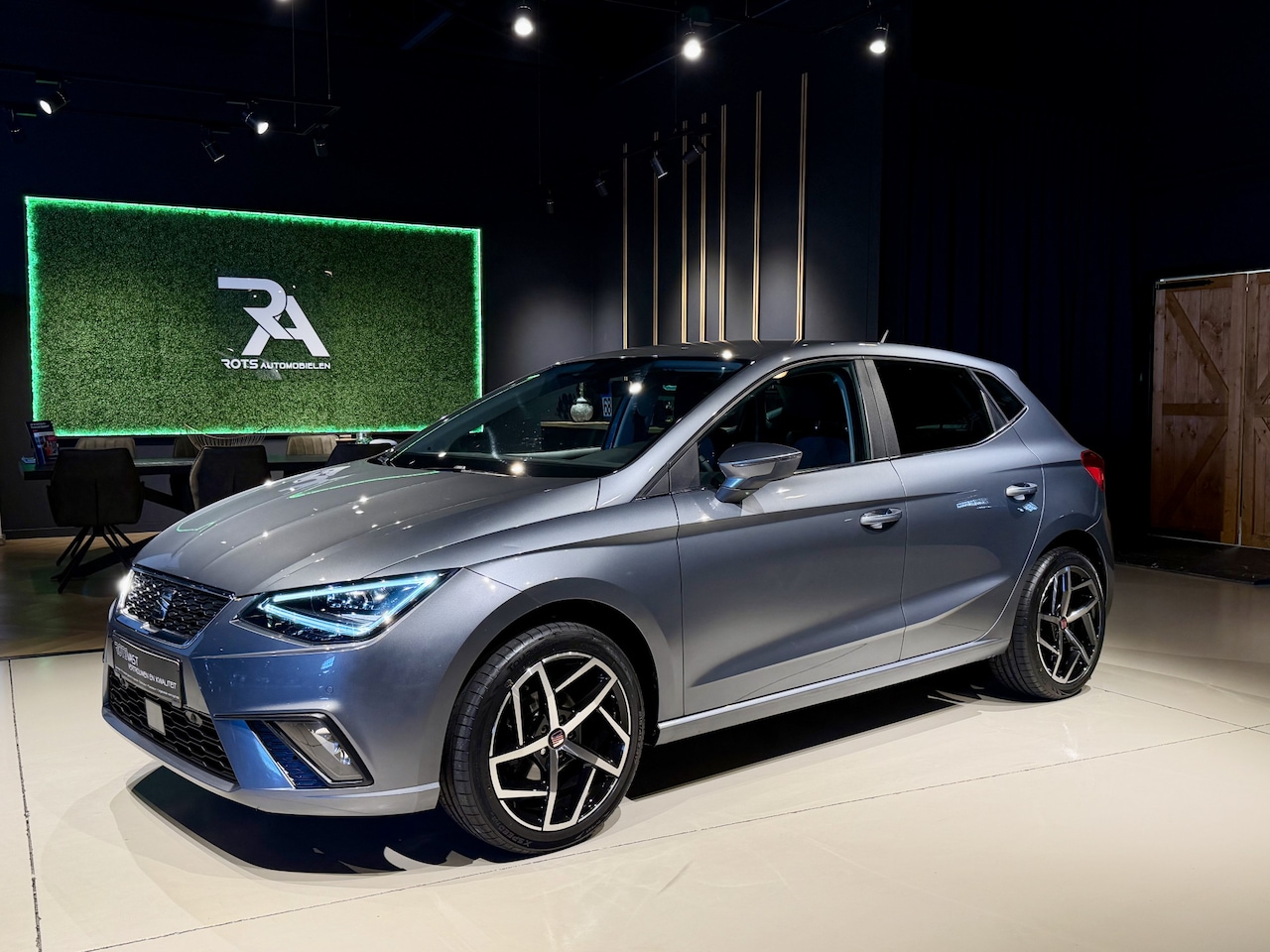 SEAT Ibiza - 1.0 TSI Style Navi|ACC|Camera|Keyless Grijs - AutoWereld.nl