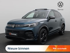 Volkswagen Tiguan - 1.5 eHybrid R-Line Edition 272PK DSG Panoramadak, Trekhaak, Black Style, Navi via Apple Ca