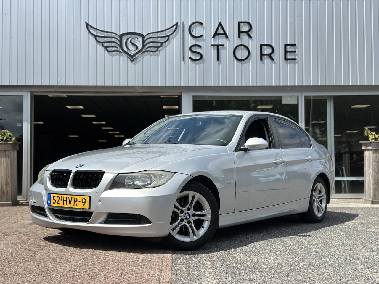 BMW 3-serie - 318i High Executive |AUTOMAAT|CRUISE|CLIMA|ELK.PAKKET|LEDER|LM VELGEN 16''|GOED ONDERHOUDE - AutoWereld.nl