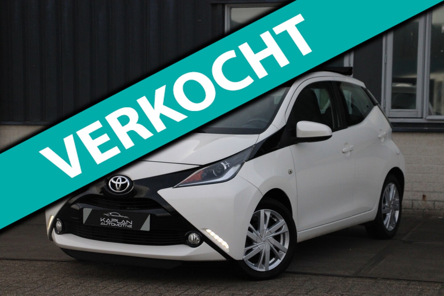 Toyota Aygo - 1.0 X-Wave Cabrio Cruise H-Leder ParkCam BT Airco - AutoWereld.nl