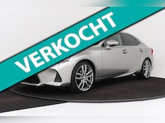Lexus IS - 300h Hybrid | Navigatie | 19" Velgen | PDC V+A | Voorruitverwarming |