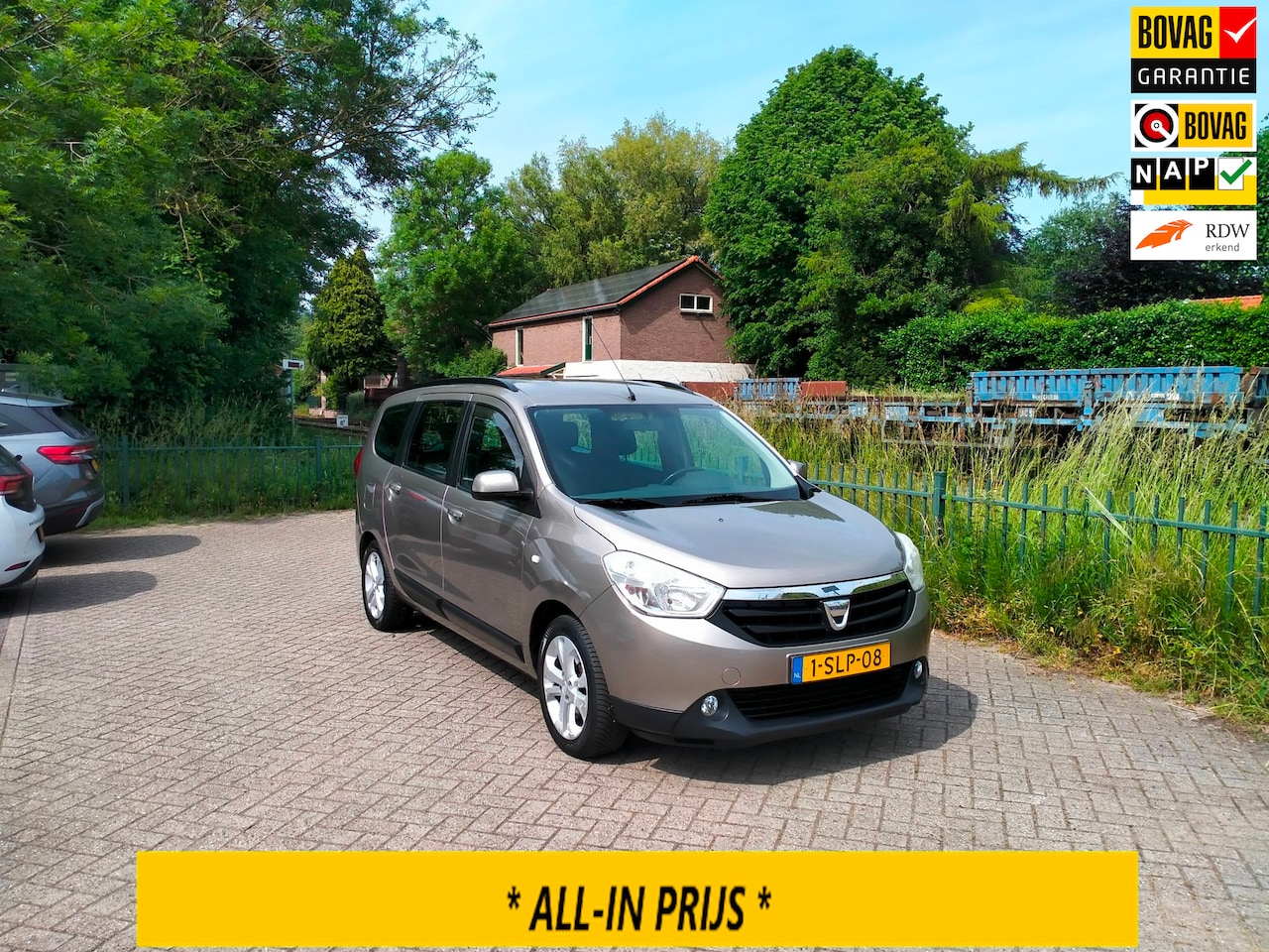 Dacia Lodgy - 1.2 TCe Prestige 5p. navi trekhaak recent ketting verv ALLINPRIJS - AutoWereld.nl