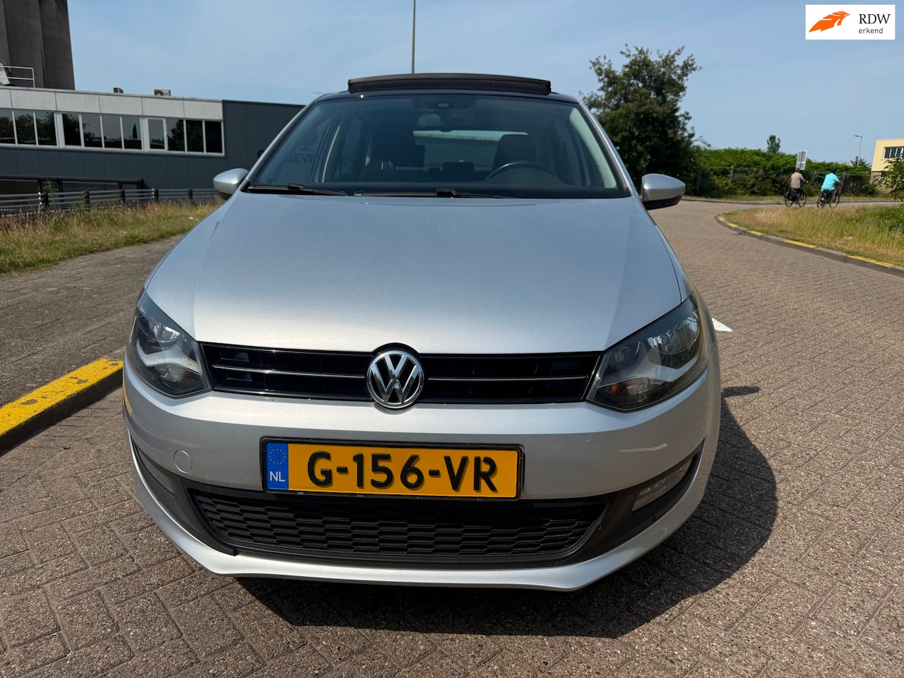 Volkswagen Polo - 1.4-16V Highline_AUTOMAAT_OPENDAK_NETTE AUTO - AutoWereld.nl