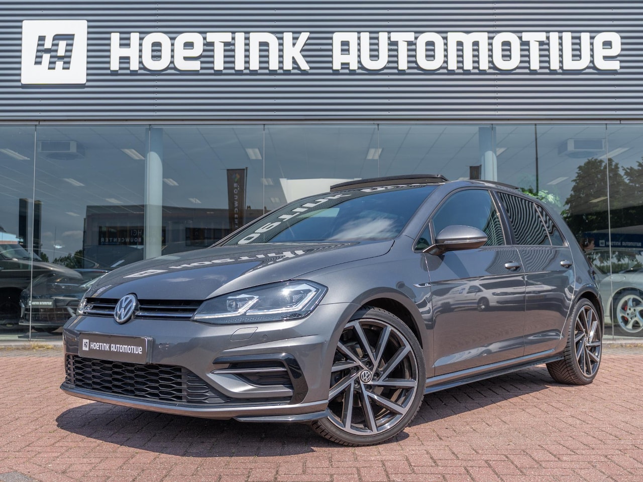 Volkswagen Golf Variant - 1.5 TSI Highline Business R | Pano | 3x R-line | Camera - AutoWereld.nl