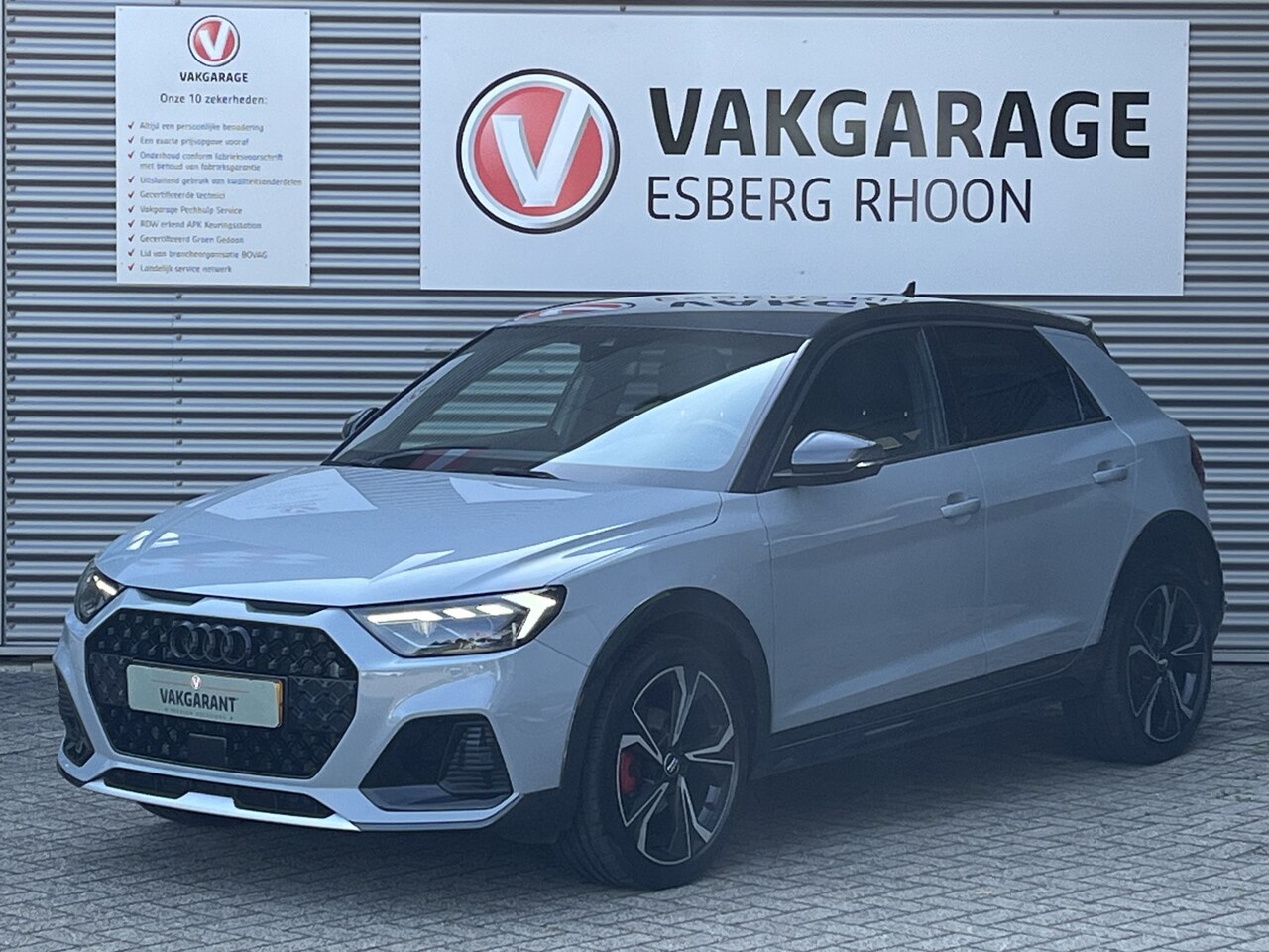 Audi A1 citycarver - 3x S-Line Edition One 150PK 35 TFSI DSG,NAV,MATRIX,VIRTUAL,KEYLESS,SFEER,H&K SOUND - AutoWereld.nl