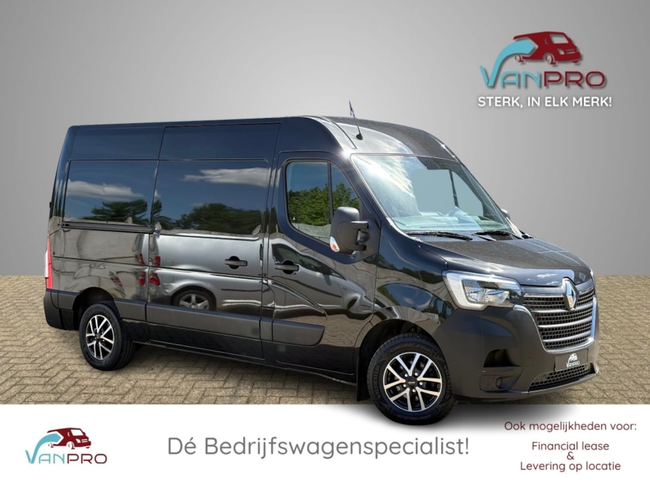 Renault Master - L2H2 2.3 dCi 180PK 3,5 T / PDC / Camera / Clima / Navi / Bluetooth / Trekhaak / LED - AutoWereld.nl