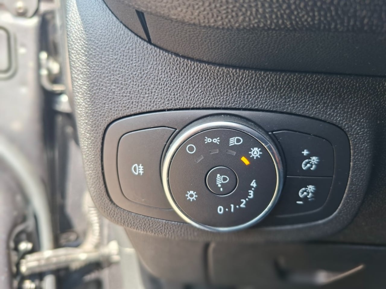 Ford Fiesta - 1.1 Trend RADIO-DAB/CLIMATE/CRUISE/NAVI/PDC/LMV