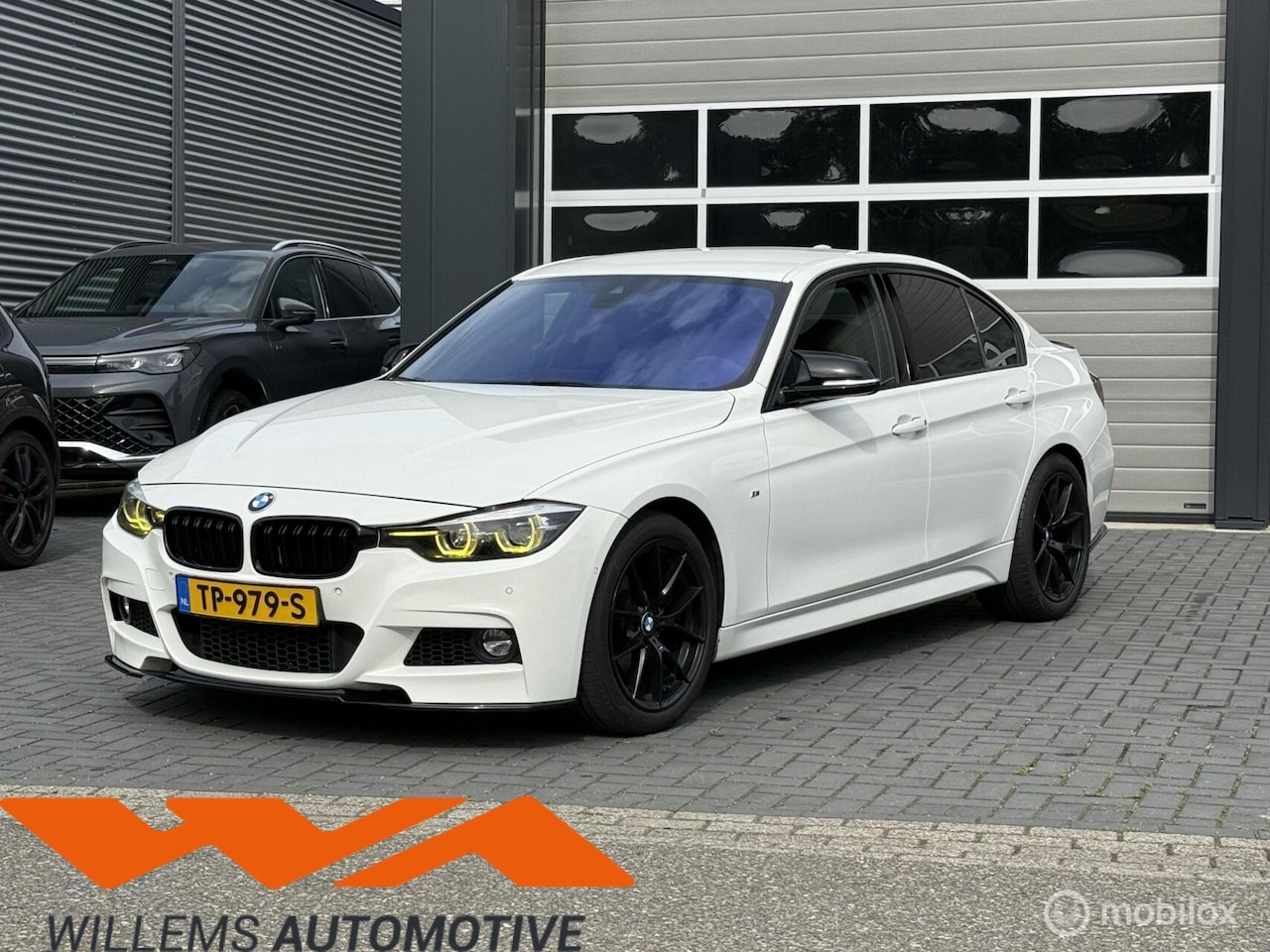 BMW 3-serie - 318i M Sport Edition H&K|Automaat|Leder|18Inch - AutoWereld.nl