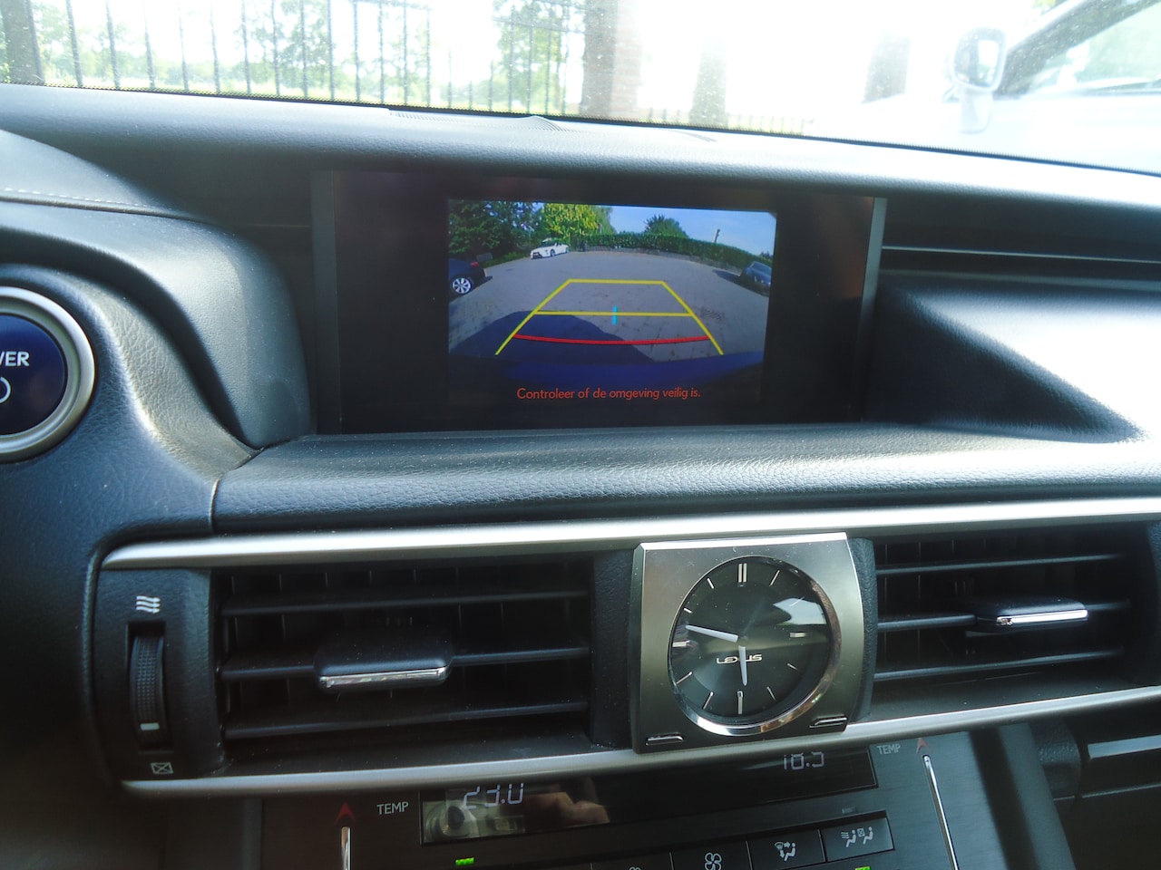 Lexus IS - 300h Hybrid Business Line ederlandse auto met nap facelift model