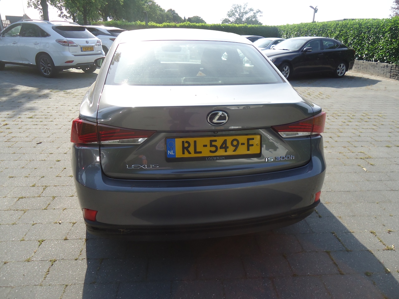 Lexus IS - 300h Hybrid Business Line ederlandse auto met nap facelift model