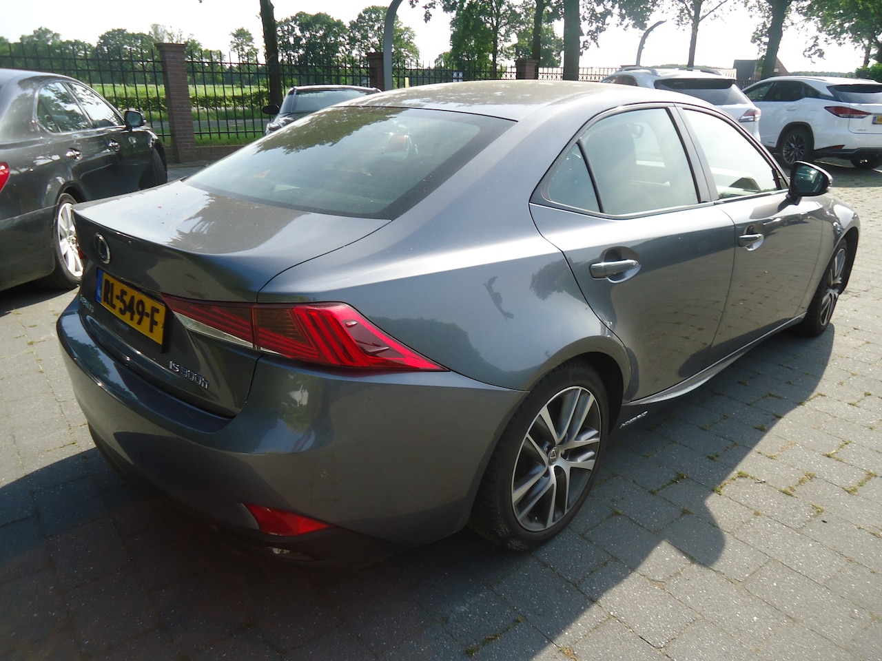 Lexus IS - 300h Hybrid Business Line ederlandse auto met nap facelift model