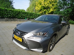 Lexus IS - 300h Hybrid Business Line Nederlandse auto met nap facelift model