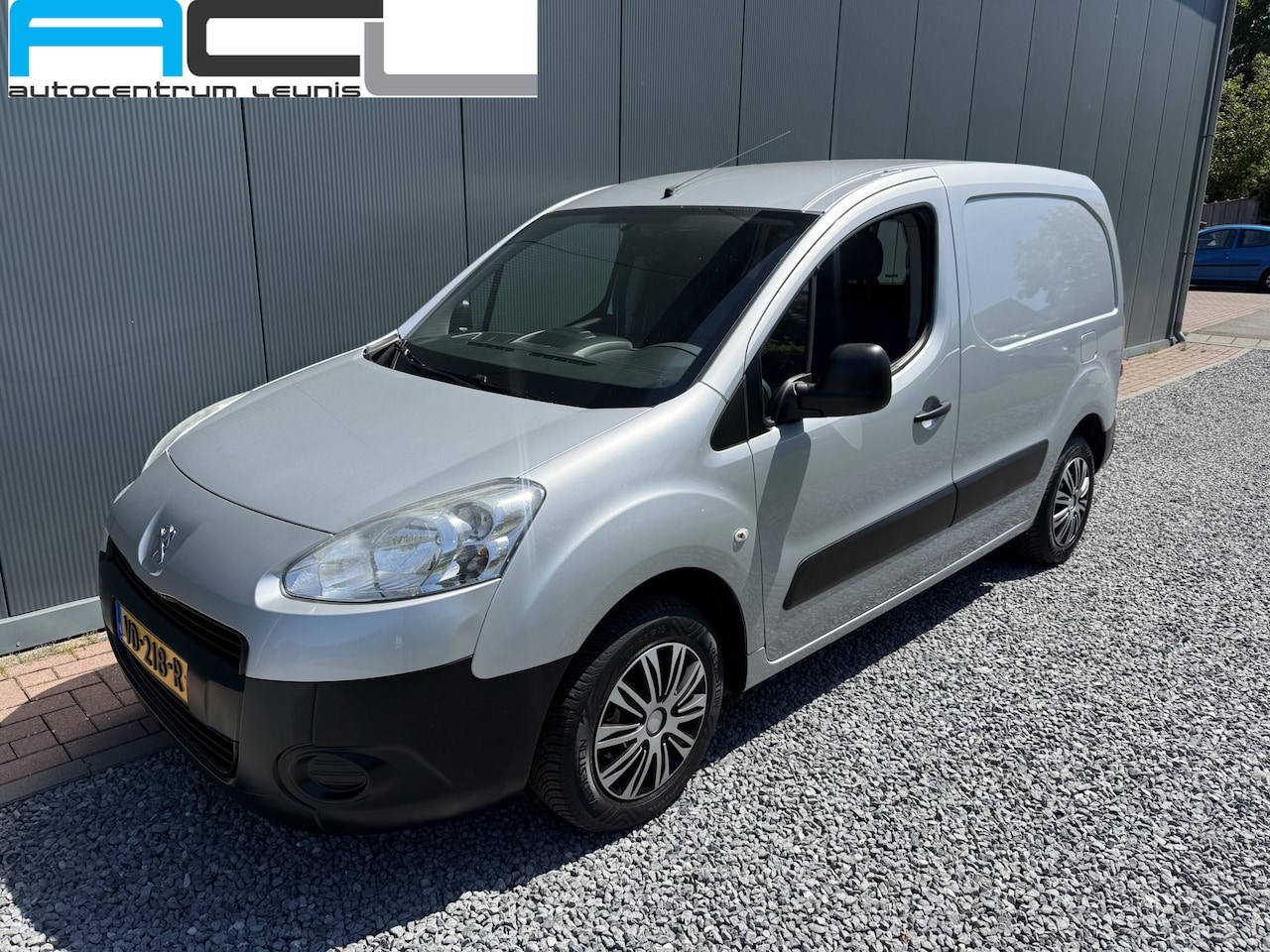 Peugeot Partner - 120 1.6 HDI 75pk L1 XT Bestelauto - AutoWereld.nl