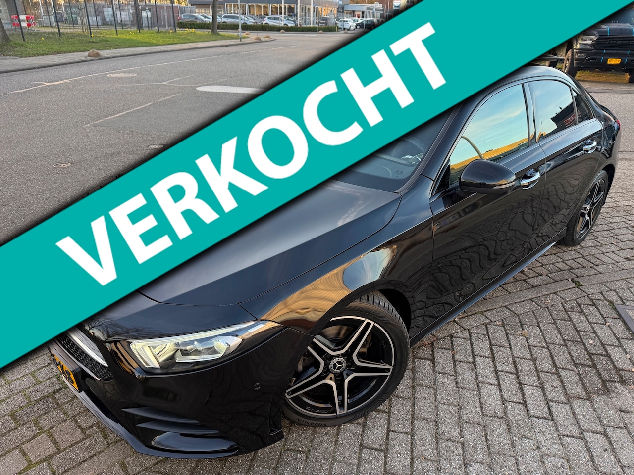 Mercedes-Benz A-klasse - 200 AMG 2022 AUT PANO LEDER ACC VOL-LUXE GROTE BEURT - AutoWereld.nl