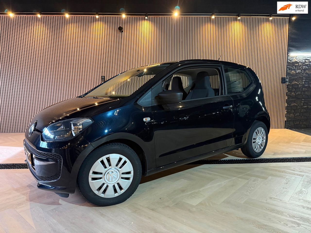 Volkswagen Up! - 1.0 |Airco | Bluetooth | Zuinige auto. - AutoWereld.nl