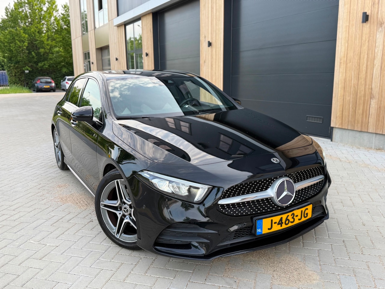 Mercedes-Benz A-klasse - A180d AMG-Line AUTOMAAT/LEDER/XENON/MOOIE AUTO! - AutoWereld.nl