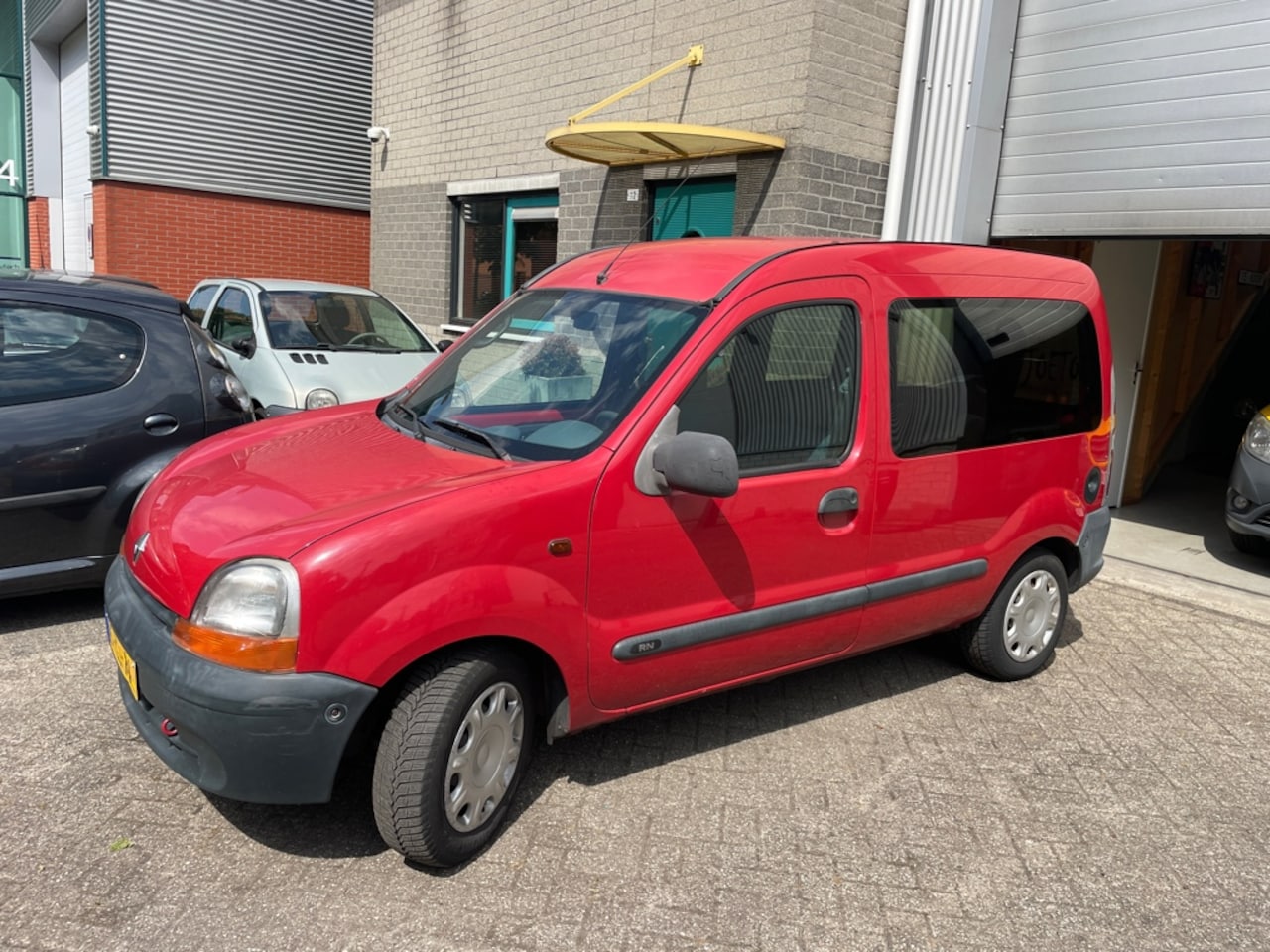 Renault Kangoo - 1.4 RTE APK TM 07/04/2027 + TREKHAAK - AutoWereld.nl