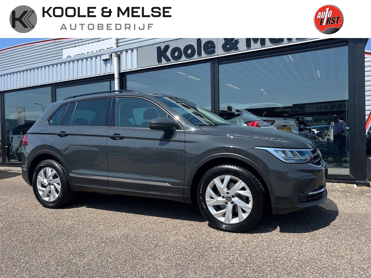 Volkswagen Tiguan - 1.5 TSI 150pk DSG Life Elegance , trekhaak , adaptive CC , Carplay - AutoWereld.nl