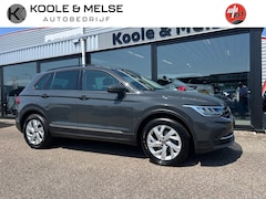 Volkswagen Tiguan - 1.5 TSI 150pk DSG Life Elegance , trekhaak , adaptive CC , Carplay