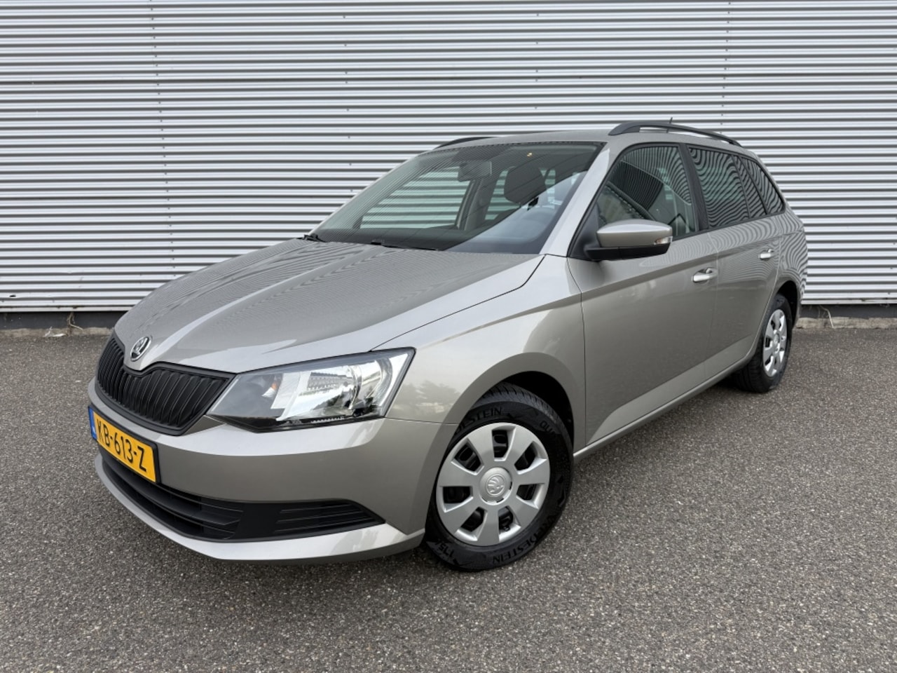 Skoda Fabia Combi - 1.0 MPI Active NAP Airco Elektrische ramen C.D.V. 4-Seasons - AutoWereld.nl
