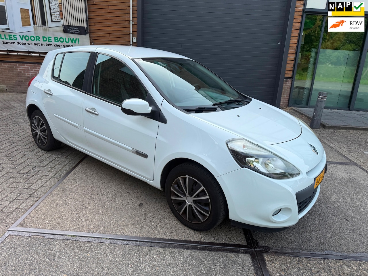 Renault Clio - 1.5 dCi Authentique 1.5 dCi Authentique - AutoWereld.nl