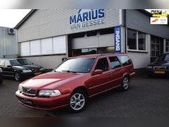 Volvo V70 - 2.5 10v Lpg G3 Coral / Garnet Red 144 pk