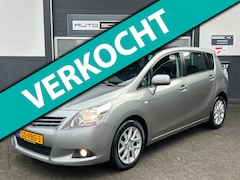 Toyota Verso - VVT-i Business Edition I PANO I AIRCO I NAVI I TREKHAAK I NL AUTO