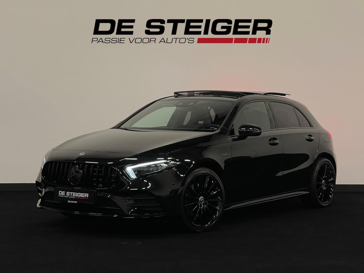 Mercedes-Benz A-klasse - 250 e AMG A45 Blackpack Pano Memory Multibeam Pano Sfeer - AutoWereld.nl