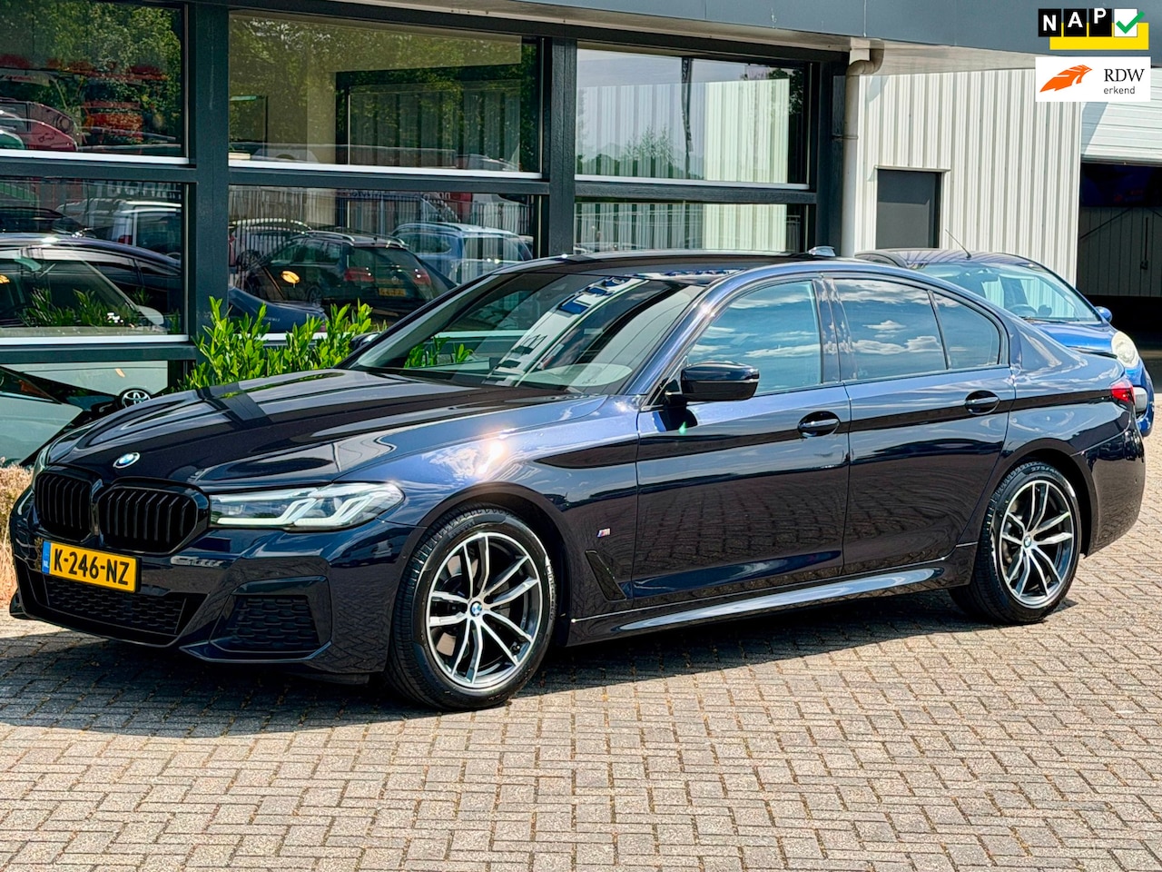 BMW 5-serie - 520i High Executive Edition M Sport LCI NAP APK !! - AutoWereld.nl