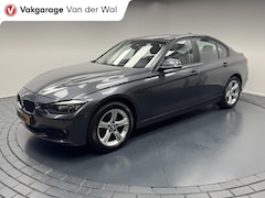 BMW 3-serie - 316i Trekhaak-Clima-Cr.contr-Stoelverwarming-Parkeersensoren-Lm17''velgen