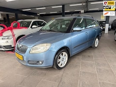 Skoda Fabia Combi - 1.4-16V Ambiente airco cruise controle lm-velgen elektrische pakket parkeersensoren trekha