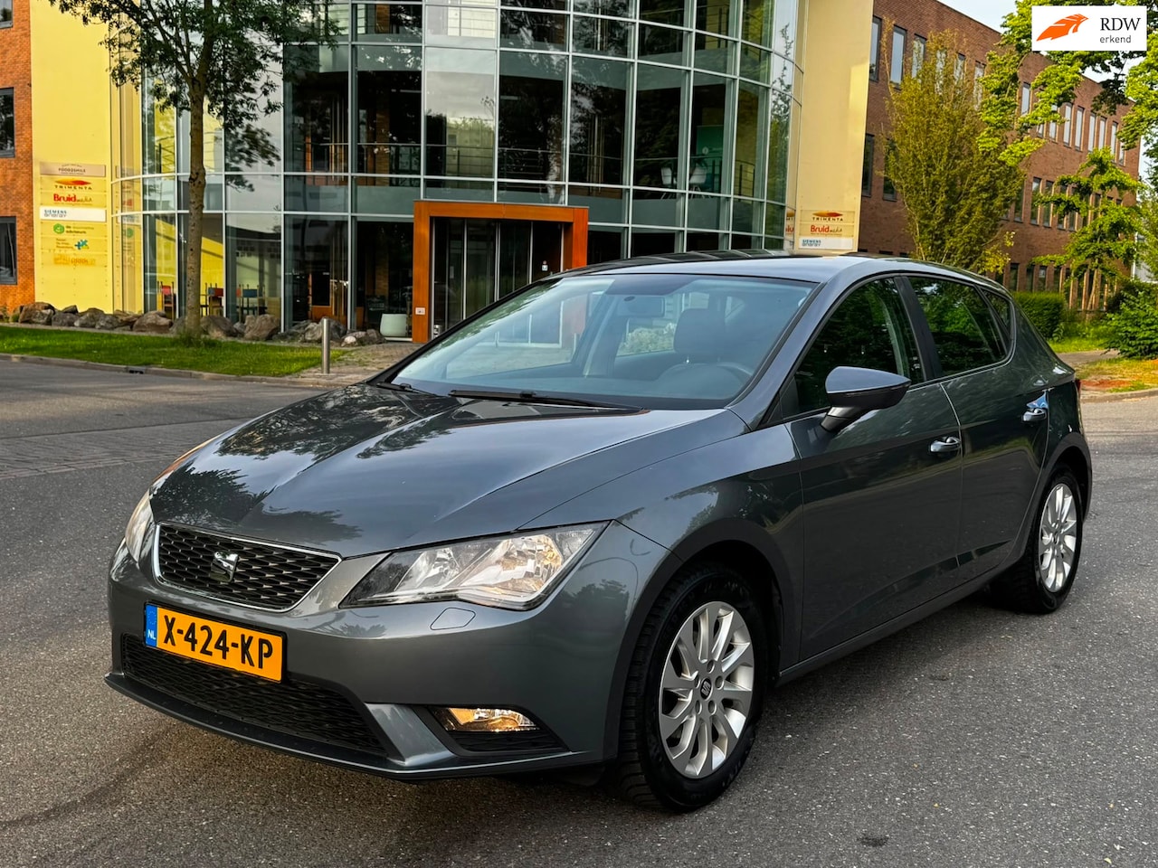 SEAT Leon - 1.2 TSI Style Business 1.2 TSI Style Business - AutoWereld.nl