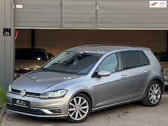 Volkswagen Golf - 1.6 TDI Highline Business R Automaat