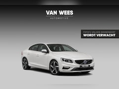 Volvo S60 - 3.0 T6 AWD R-Design | Adaptieve cruise control | Stoelverwarming | Memory | Navigatie | Bl