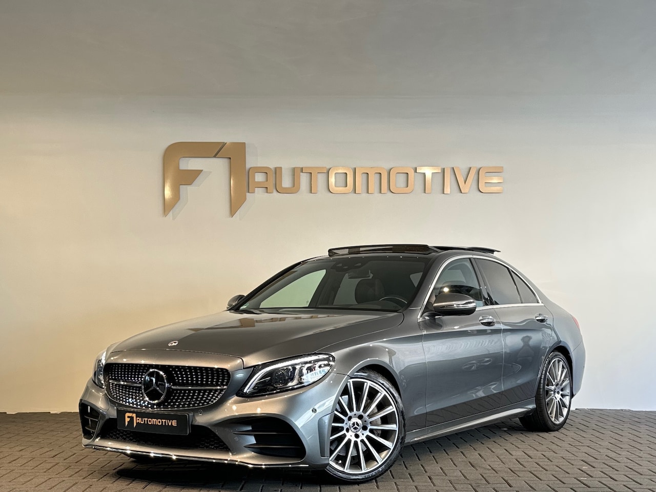 Mercedes-Benz C-klasse - 300 AMG Pano|Memory|Burmester|HuD|Cam - AutoWereld.nl