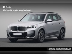 BMW iX1 - eDrive20 67 kWh | Achteruitrijcamera | Comfort Access | verwarmde voorstoelen | panoramada