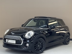 MINI Cooper - 1.5 136Pk, 2014, 2de eigenaar, Panoramadak, Harman Kardon, Groot scherm, Climate control,