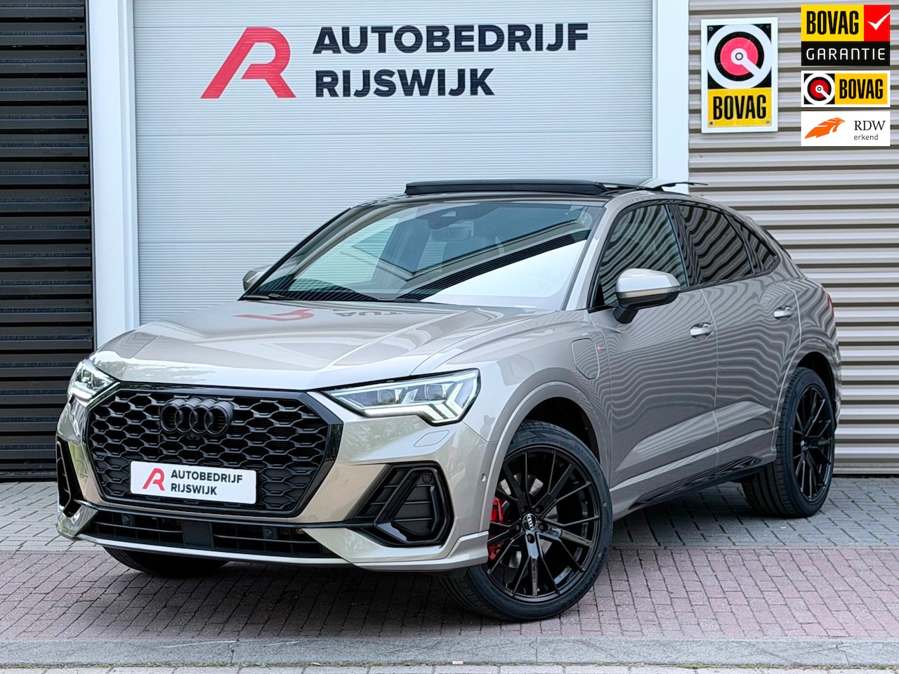 Audi Q3 Sportback - 45 TFSI e S Edition Pano/360/Sfeer/Carbon - AutoWereld.nl