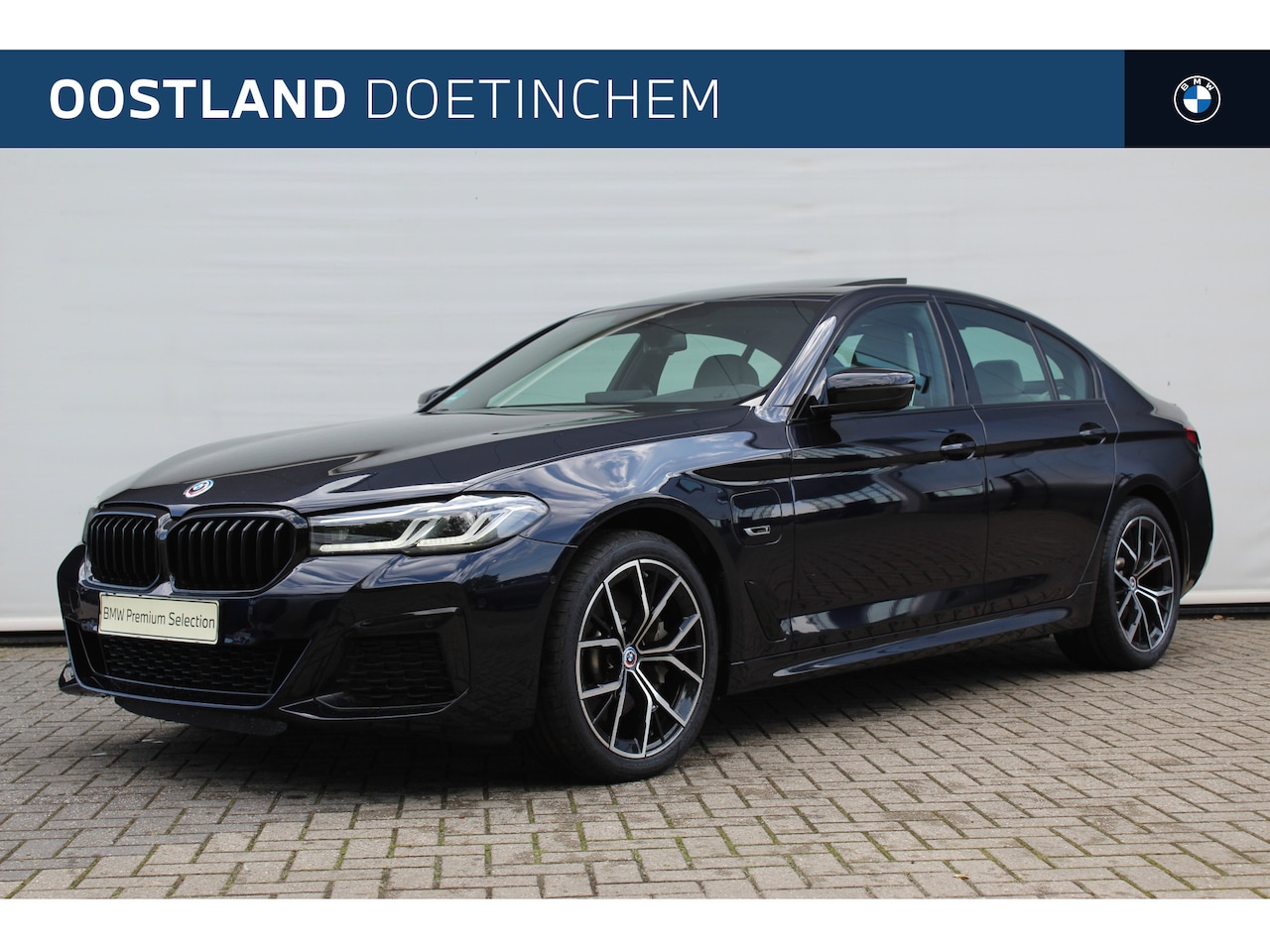 BMW 5-serie - 530e High Executive M Sport Automaat / Schuif-kanteldak / Laserlight / Stoelverwarming / C - AutoWereld.nl