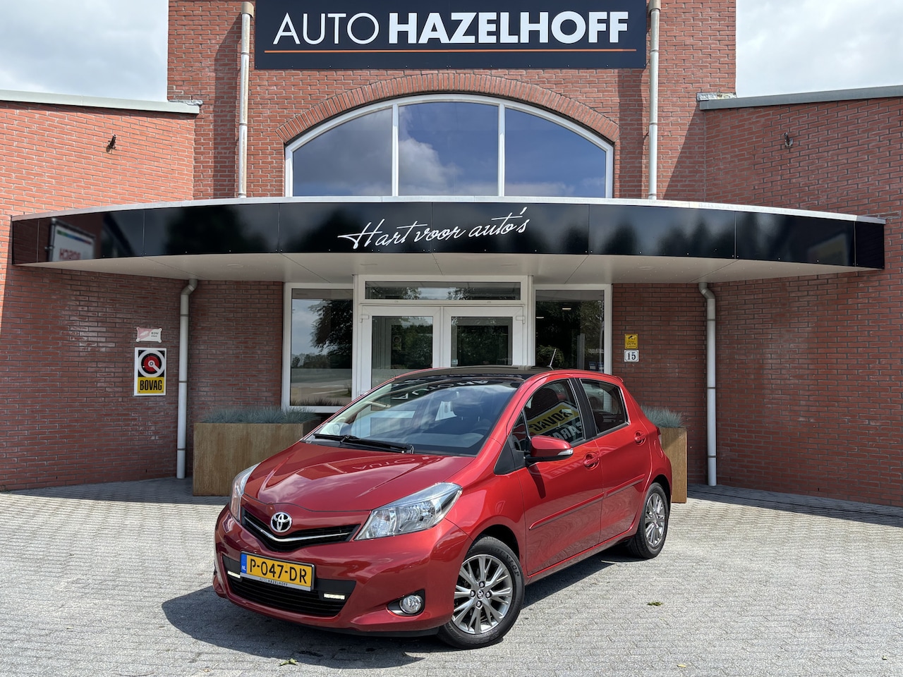 Toyota Yaris - 1.3 VVT-i Executive | Camera | PDC Achter | Cruise Control | Clima | Panoramadak |  Blueto - AutoWereld.nl