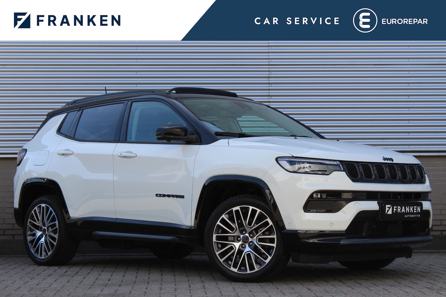 Jeep Compass - 4xe 240 Plug-in Hybrid Electric Summit | Panoramadak | Leder | 360 | Stoelverwarming/venti - AutoWereld.nl