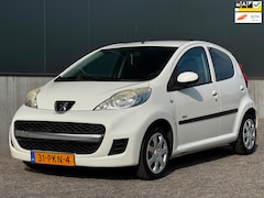 Peugeot 107 - 1.0-12V Millesim 200