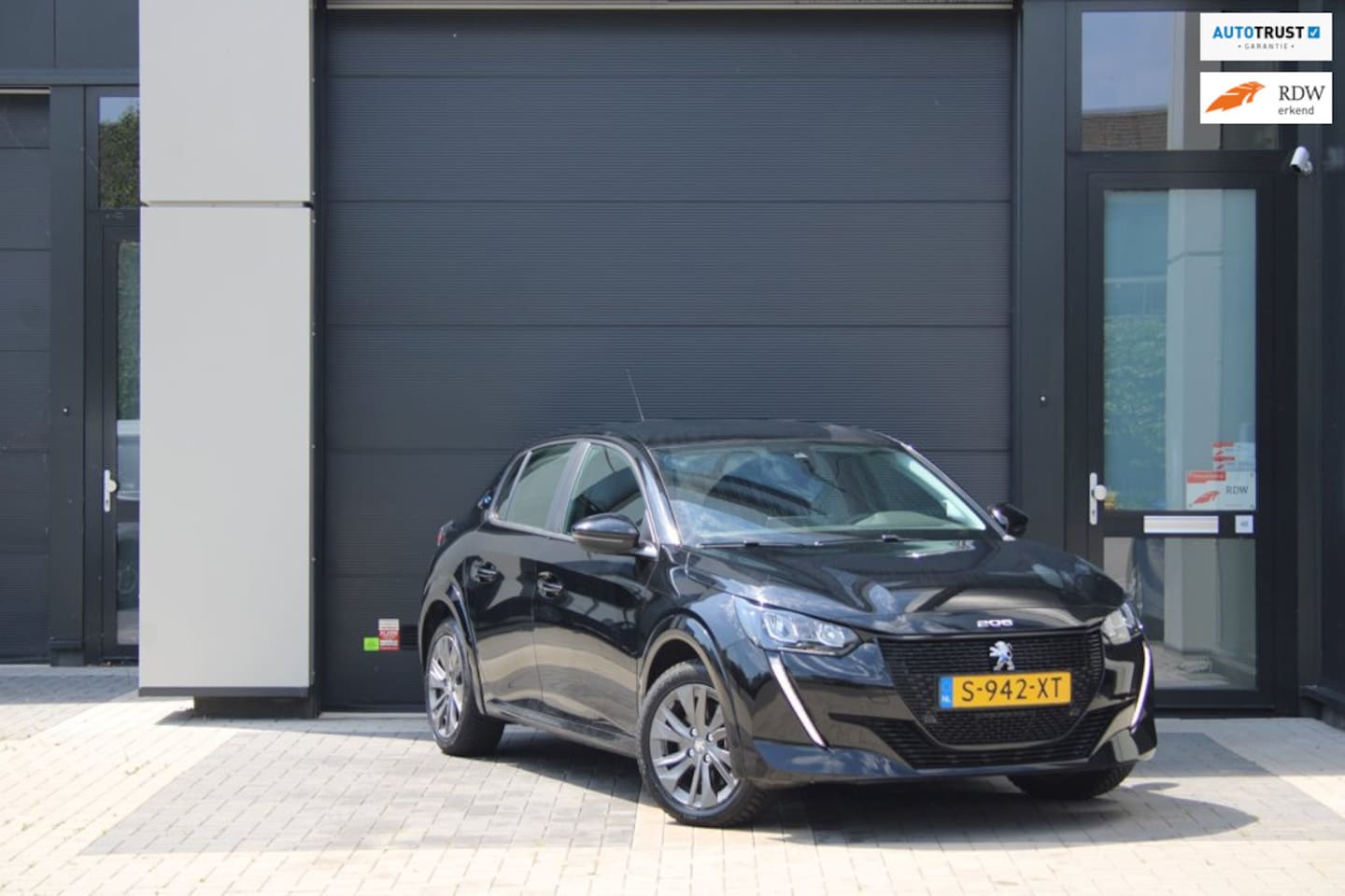 Peugeot e-208 - Active Pack - SOH 92% - Dealeronderhouden - APK 2027 - Carplay - Garantie - AutoWereld.nl
