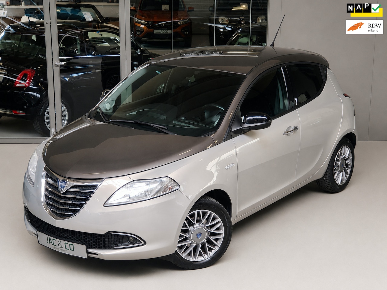 Lancia Y(psilon) - Ypsilon 0.9T 100% onderhouden Platinum Airco NL-NAP - AutoWereld.nl