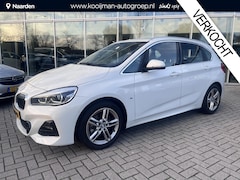 BMW 2-serie Active Tourer - 220i High Executive Launch Edition Panorama dak|192 Pk| Trekhaak| Headup|Automaat| zeer ne