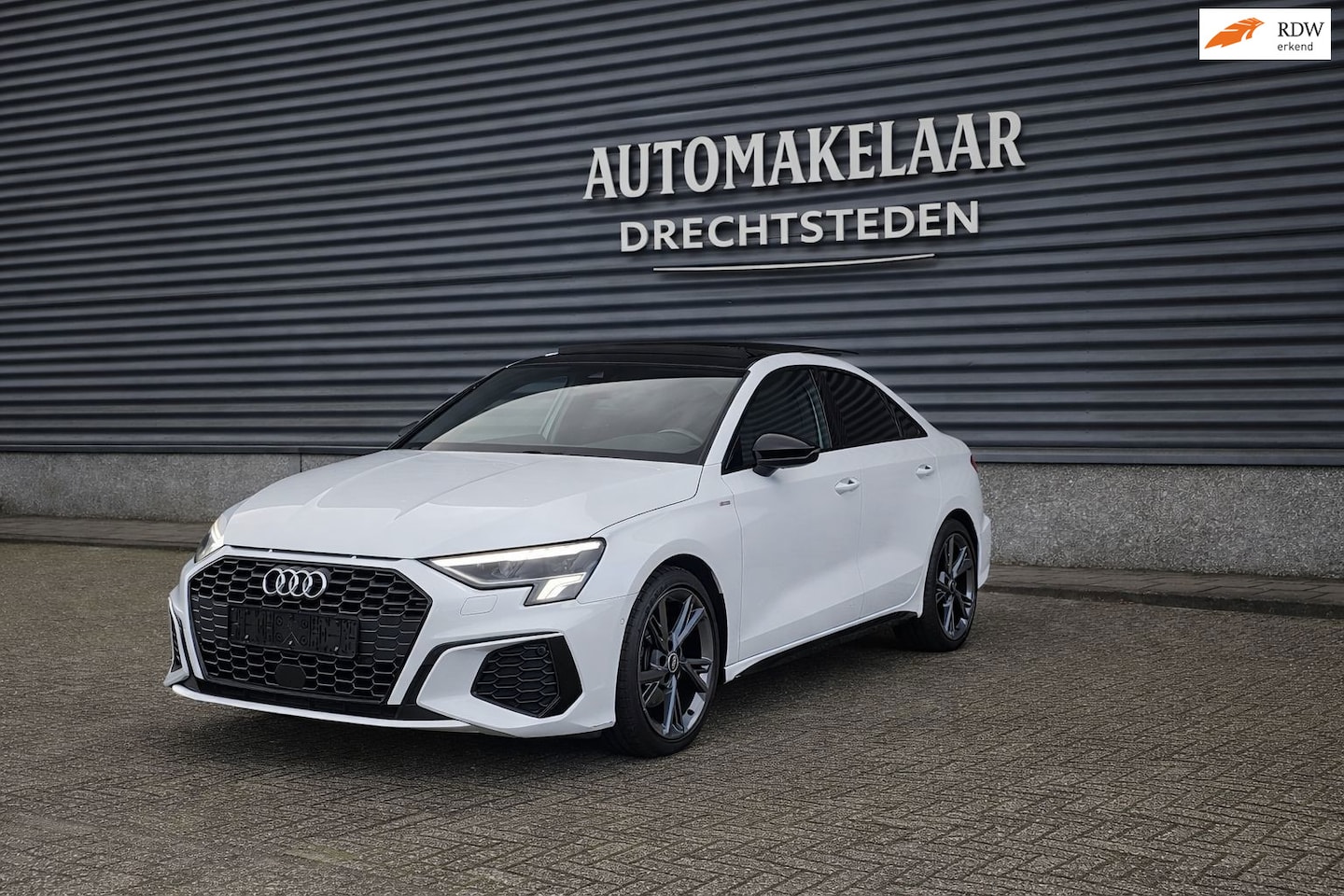 Audi A3 Limousine - 35 TFSI 3*S-line Sedan Full Pano/Rs Seats/Top auto! - AutoWereld.nl