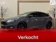 Ford Focus - 2.0 ST HG MOTORSPORT / RECARO / PDC / KEYLESS GO / STUUR + STOEL VERW / GARANTIE / LED / C